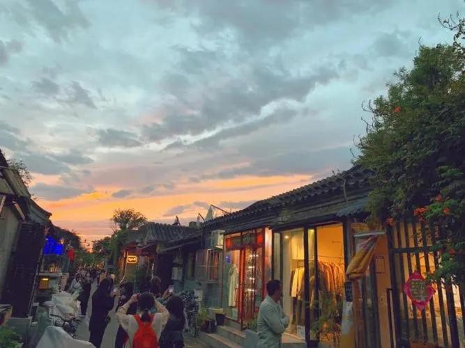 The East Hotel-Very Close To The Drum Tower,The Lama Temple,Houhai Bar Street,And The Forbidden City,There Are Many Old Beijing Traditional Hutongs Around The Hotel ,Experience The Culture Of Old Beijing Hutongs,Near Exit A Of Shichahai On Metro Line Exterior foto